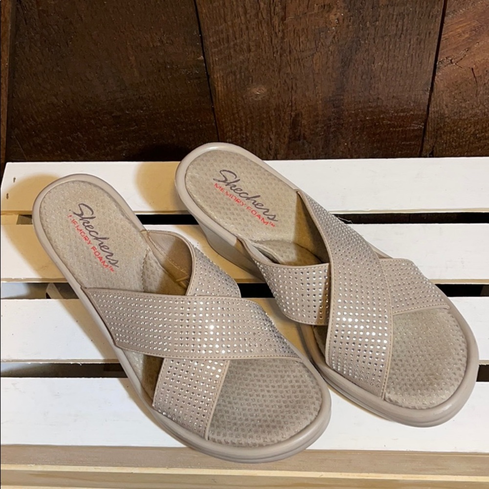 Sketchers Memory Foam sandal